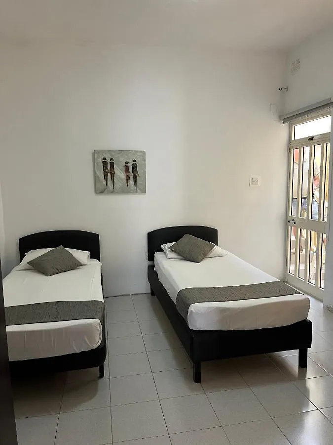 New Aurora Room 4, Cozy Double, Shared Bath Is-Swieqi Homestay
